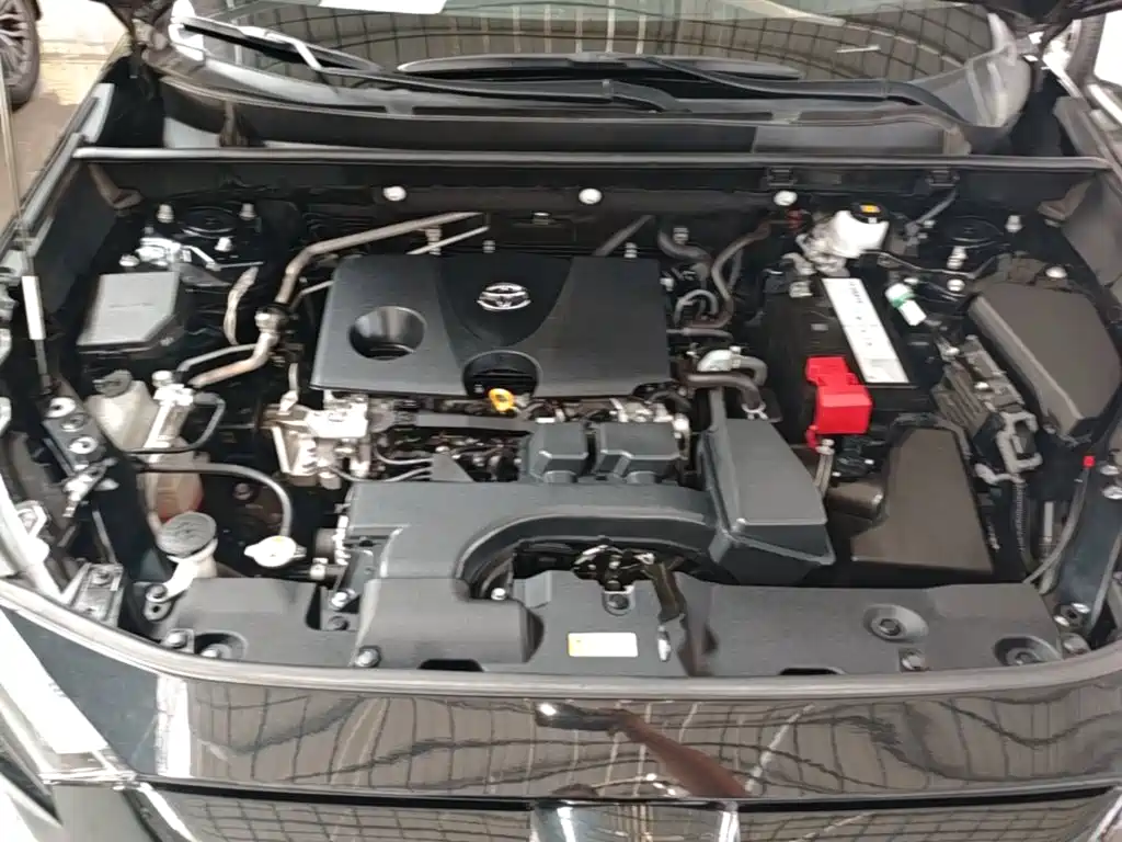 Toyota RAV4 — фото 15