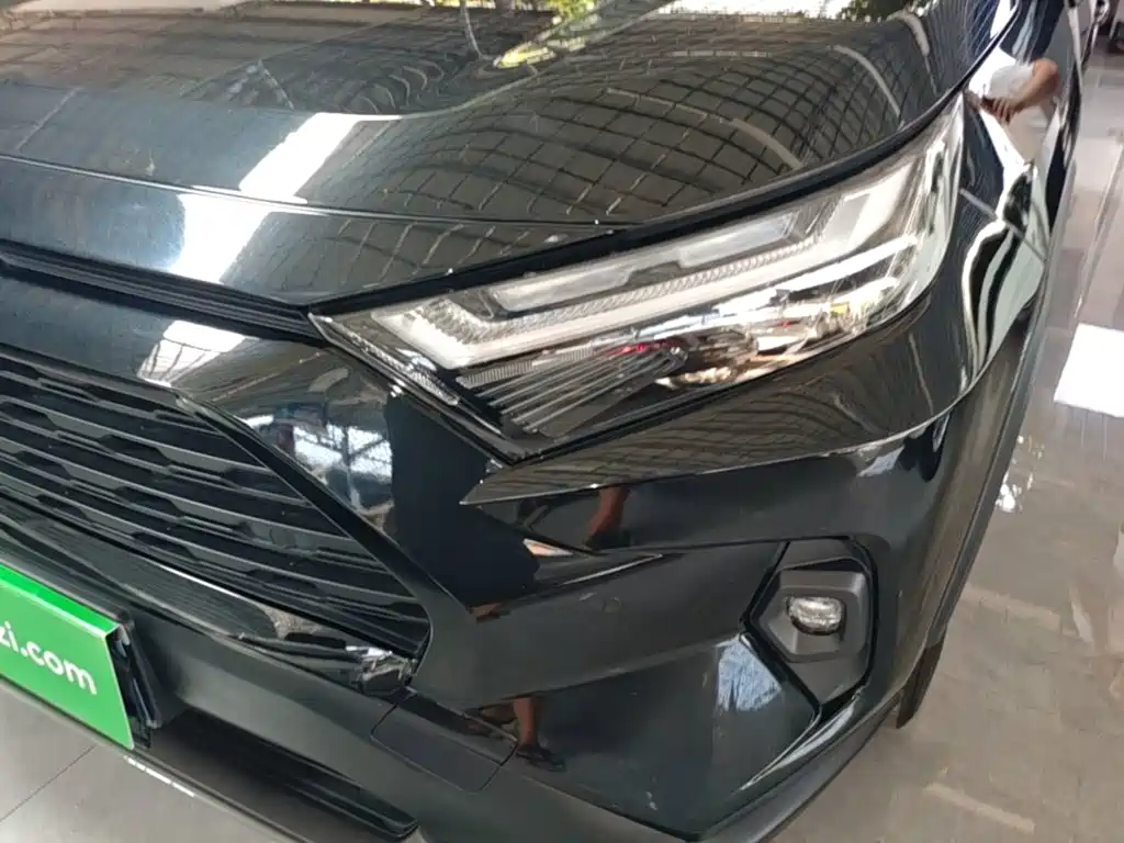 Toyota RAV4 — фото 17