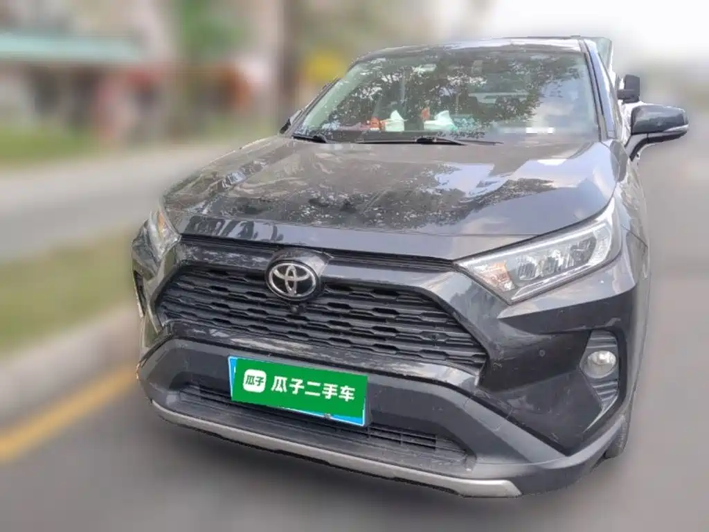 Toyota RAV4 — фото 2