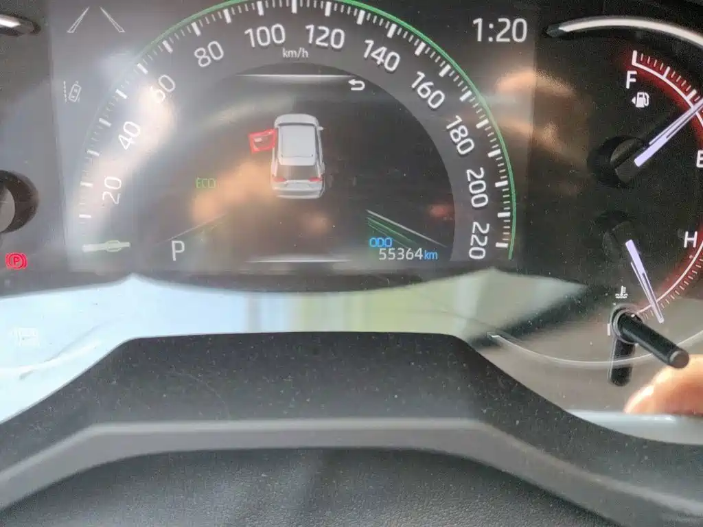Toyota RAV4 — фото 13