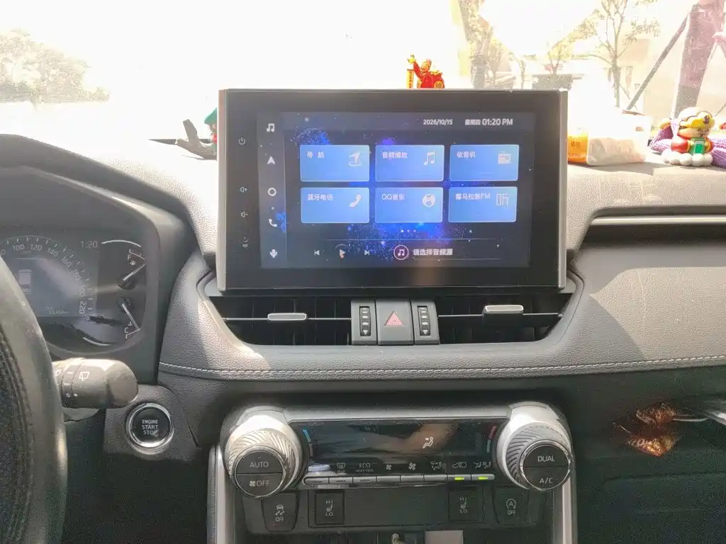 Toyota RAV4 — фото 14