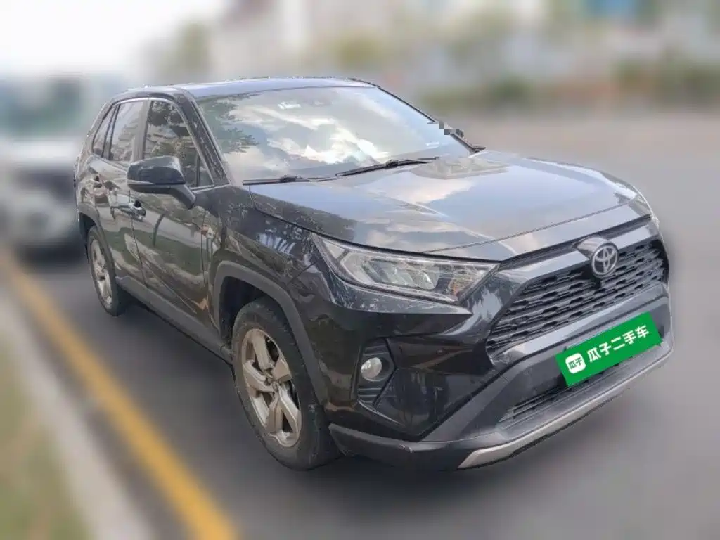Toyota RAV4 — фото 3