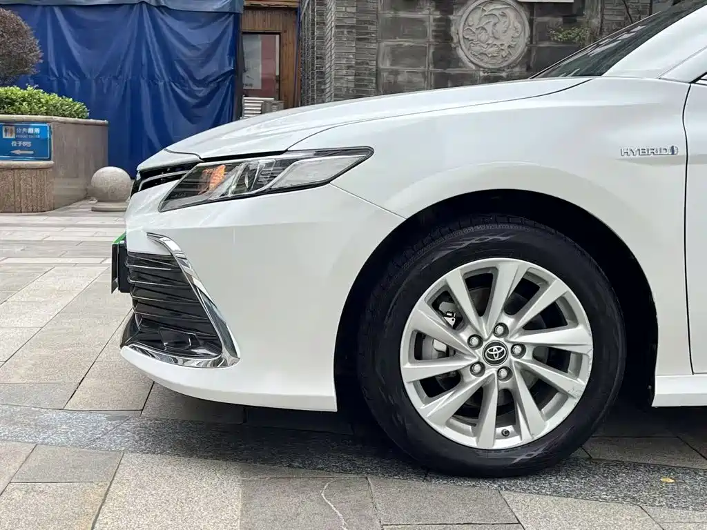Toyota Camry — фото 22