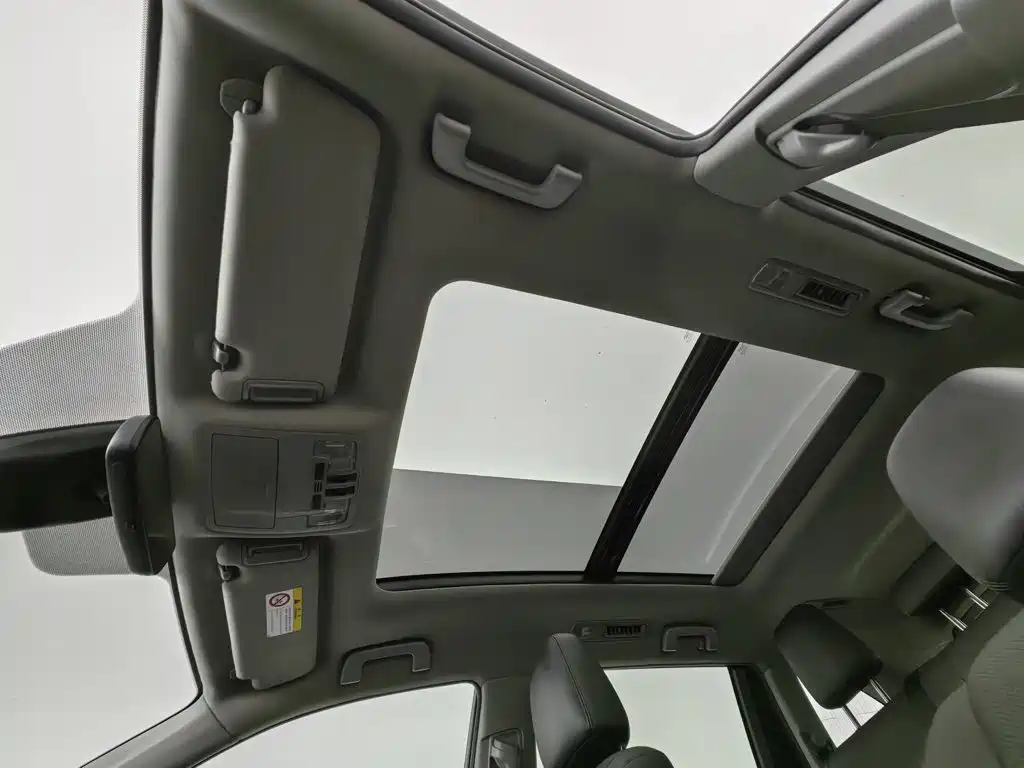 Toyota Highlander — фото 14