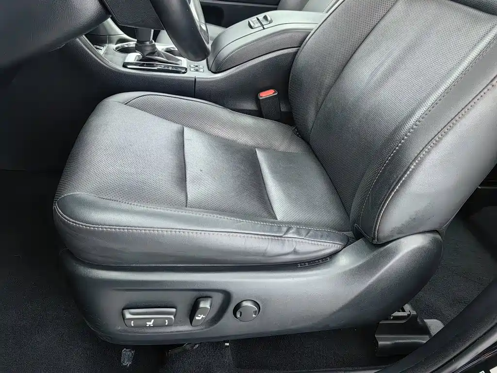 Toyota Highlander — фото 20