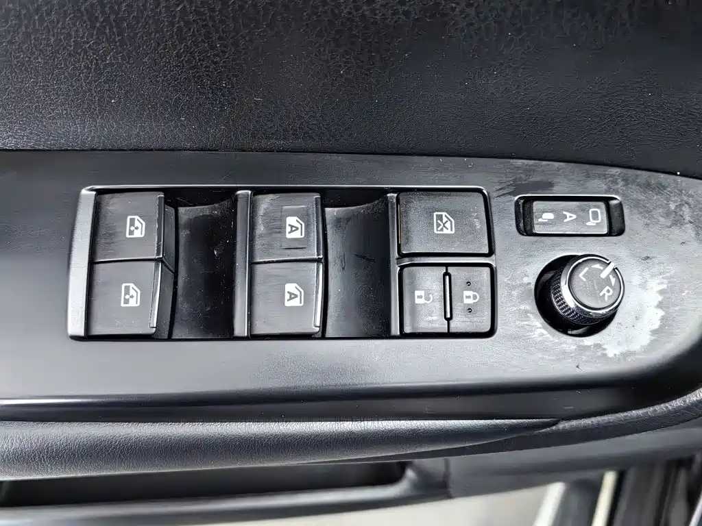 Toyota Highlander — фото 9