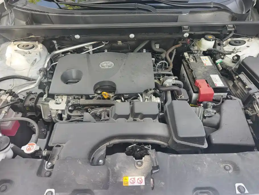Toyota RAV4 — фото 10