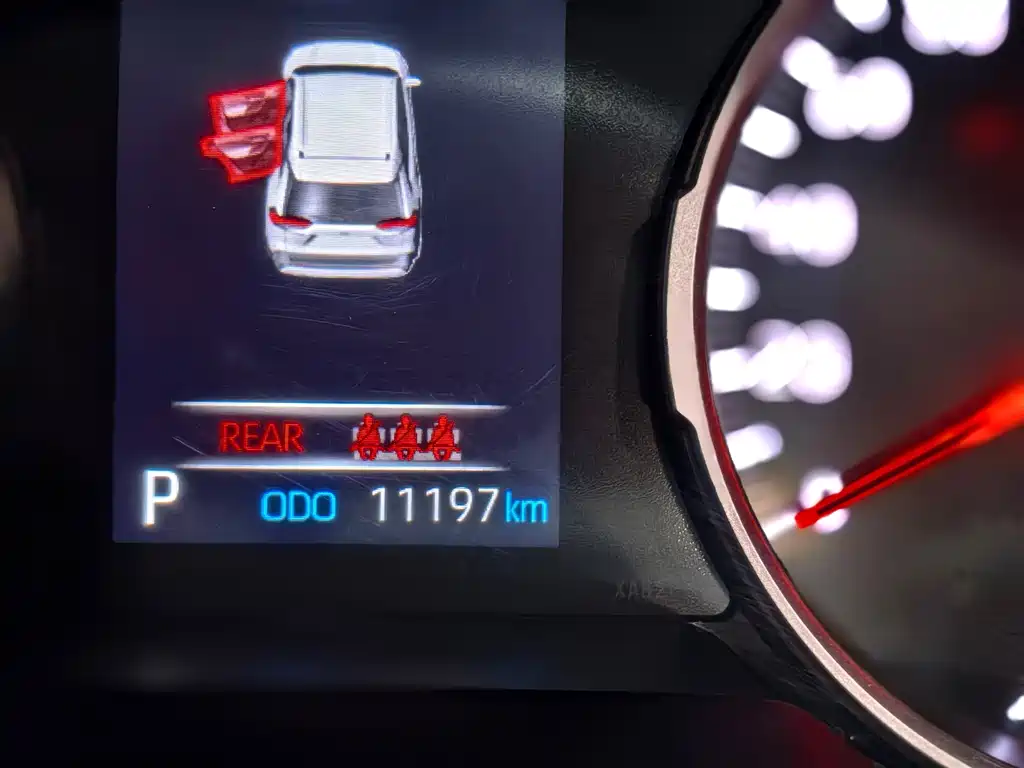 Toyota RAV4 — фото 10
