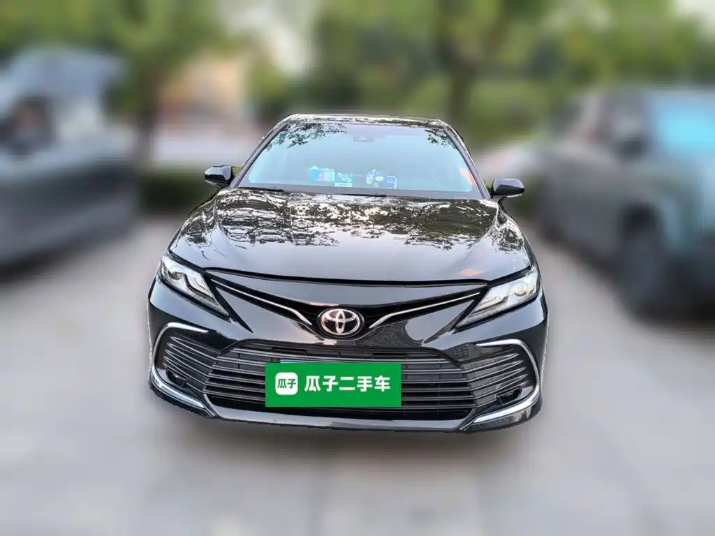 Toyota Camry — фото 2