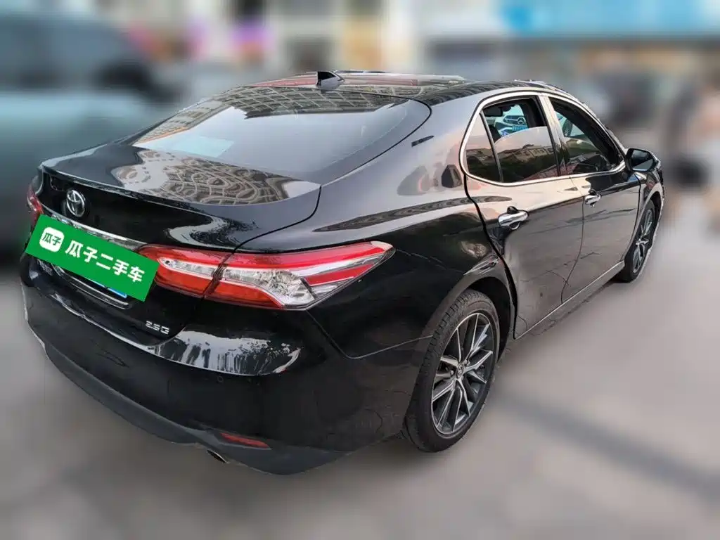 Toyota Camry — фото 4