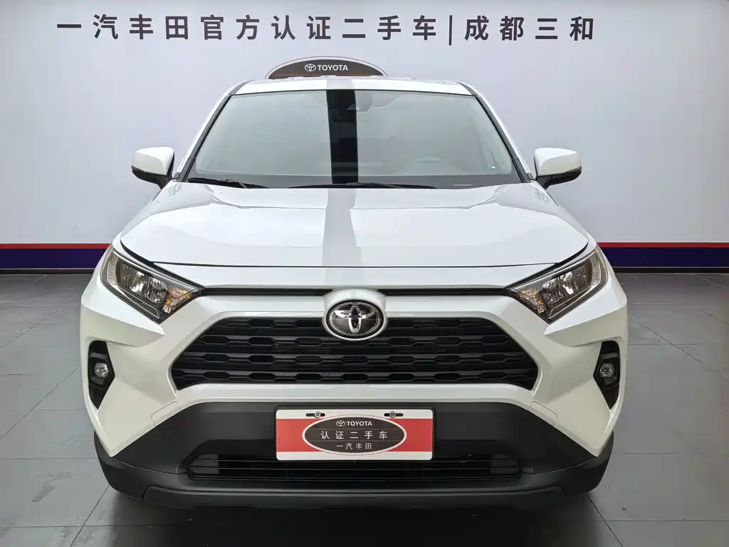 Toyota RAV4 — фото 3