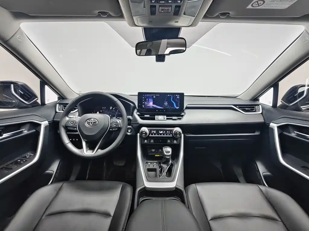 Toyota RAV4 — фото 13