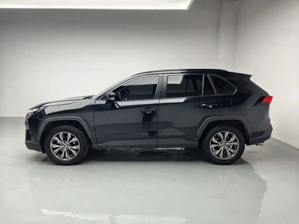 Toyota RAV4 — фото 4