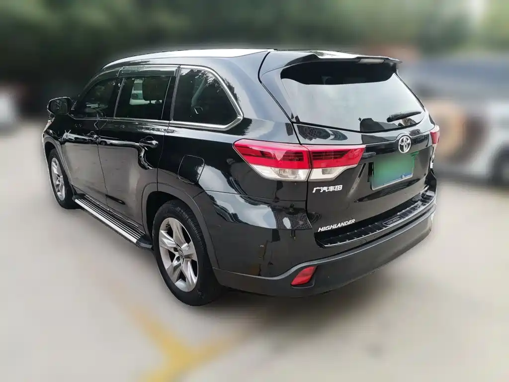 Toyota Highlander — фото 4