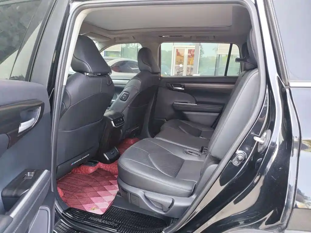 Toyota Highlander — фото 5