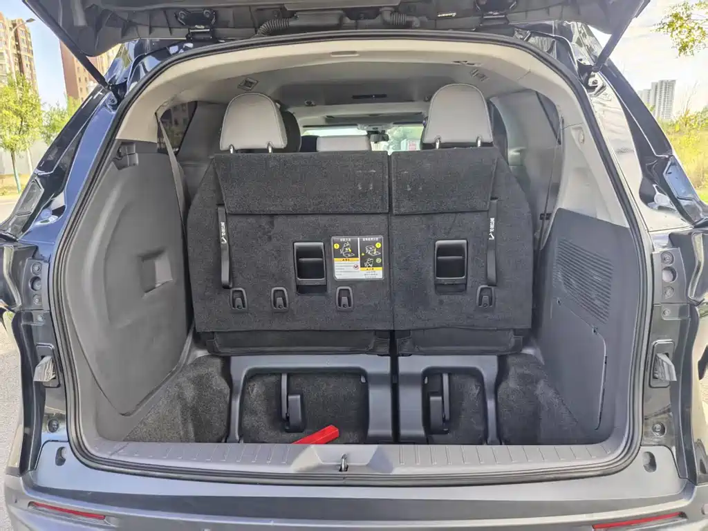 Toyota Granvia — фото 33