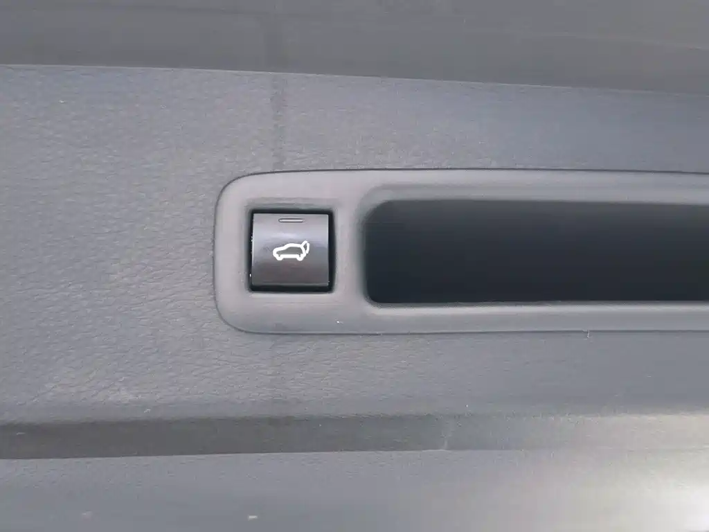 Toyota Granvia — фото 9