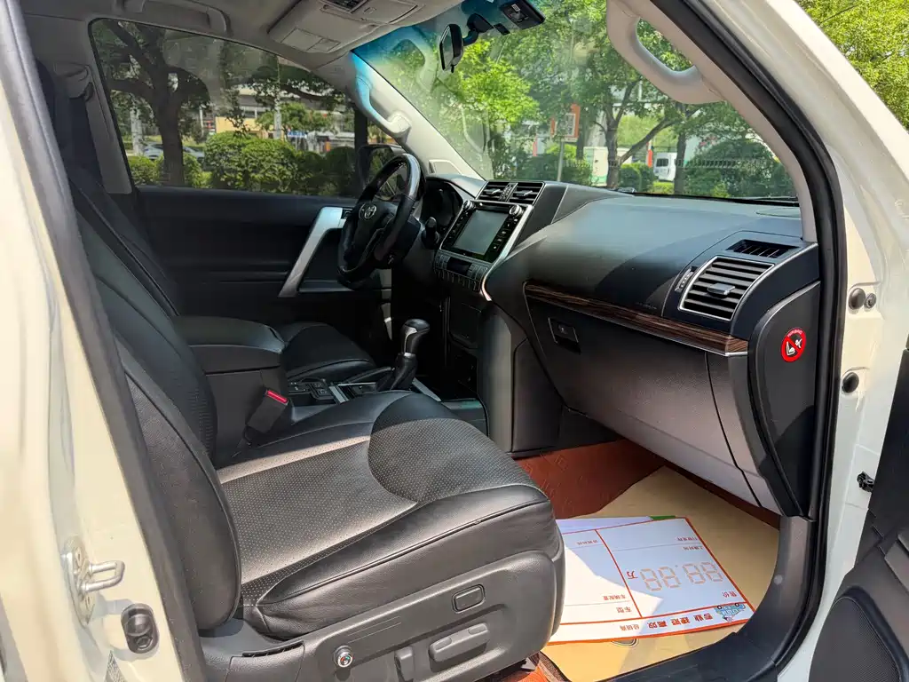 Toyota Prado — фото 11