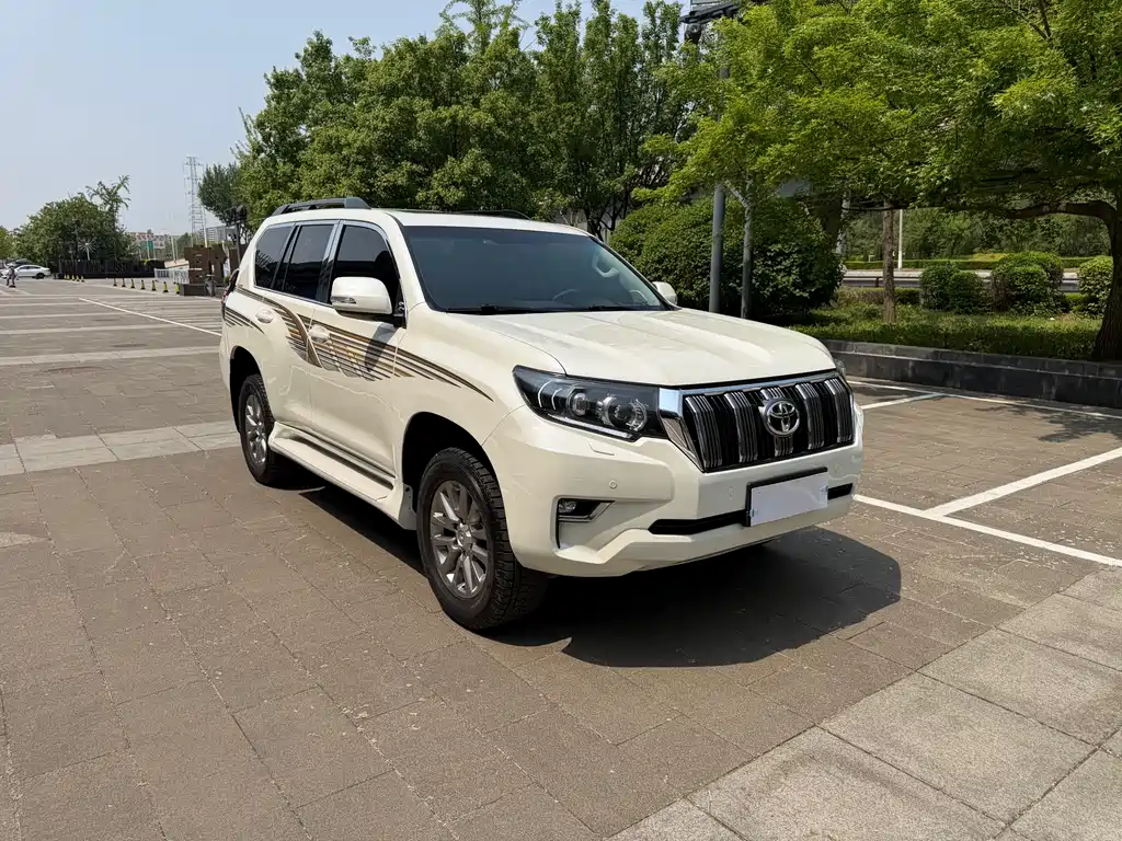 Toyota Prado — фото 3