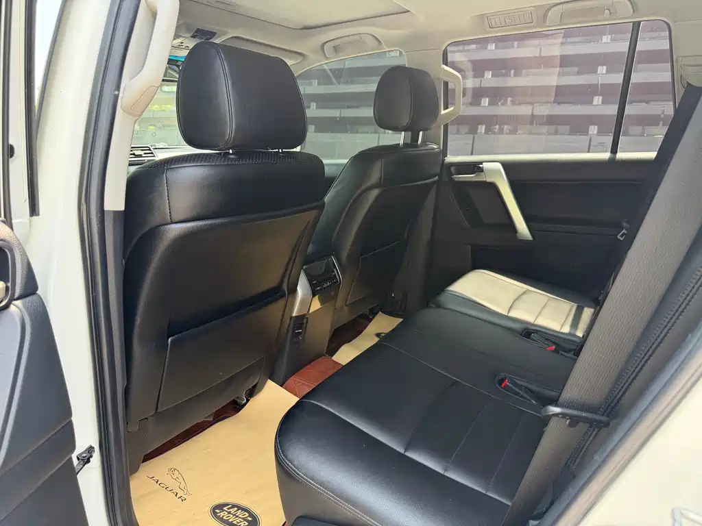 Toyota Prado — фото 10