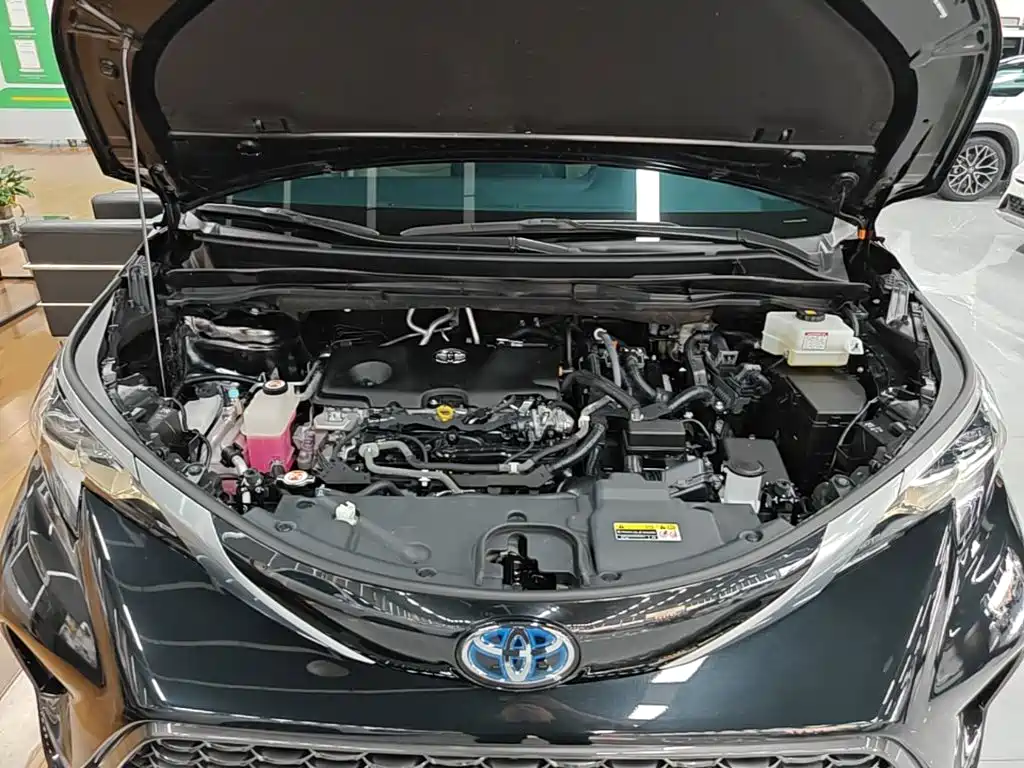 Toyota Granvia — фото 19