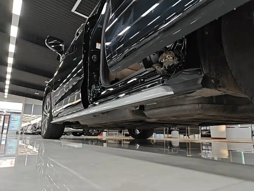 Toyota Granvia — фото 21