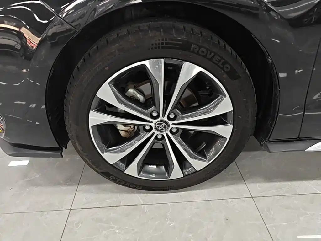 Toyota Granvia — фото 22
