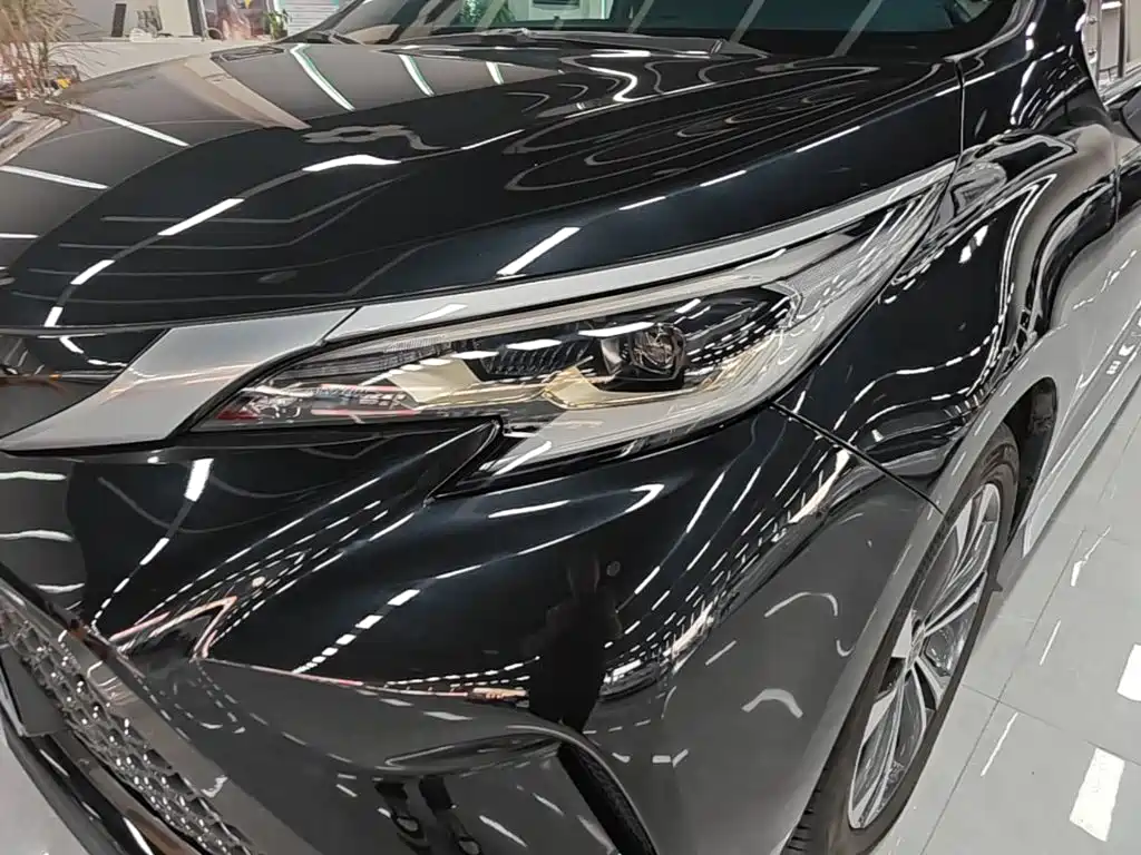 Toyota Granvia — фото 23