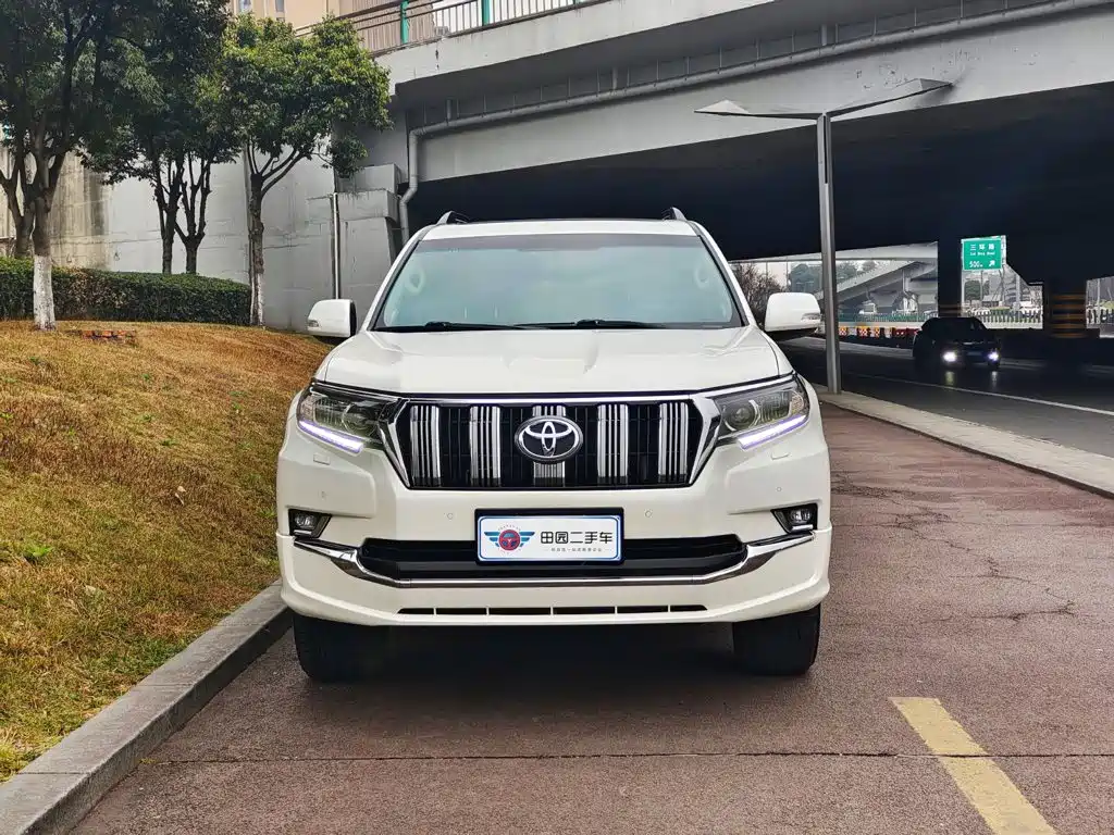 Toyota Prado — фото 2