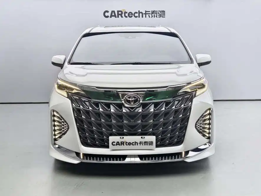 Toyota Granvia — фото 2