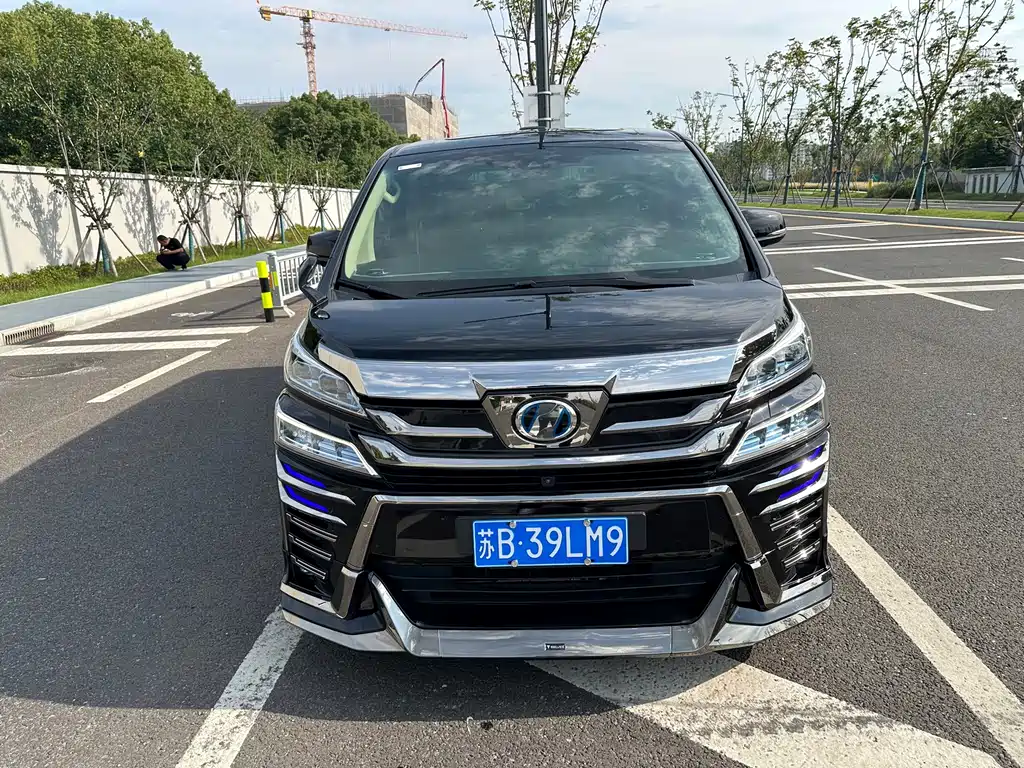 Toyota Vellfire — фото 4
