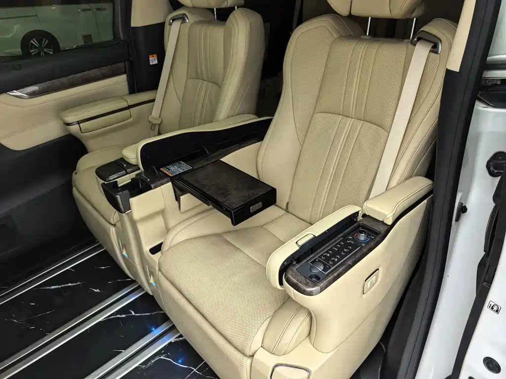 Toyota Vellfire — фото 19