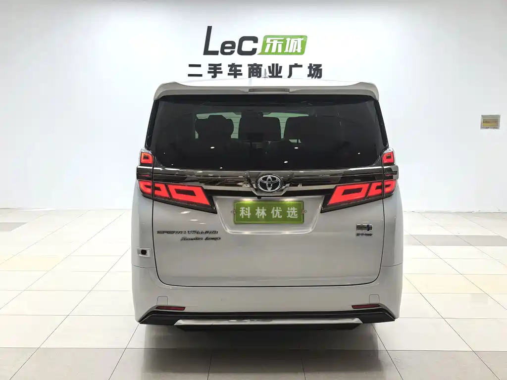 Toyota Vellfire — фото 3