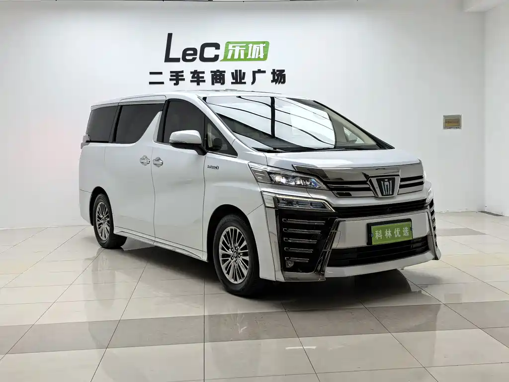 Toyota Vellfire — фото 5