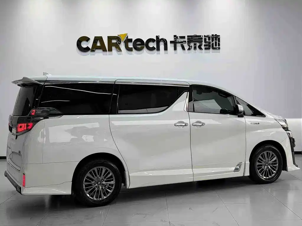 Toyota Vellfire — фото 11
