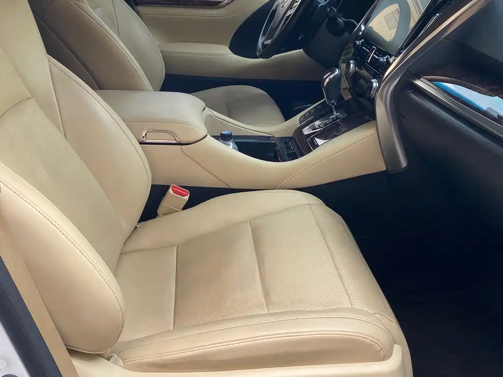 Toyota Alphard — фото 7