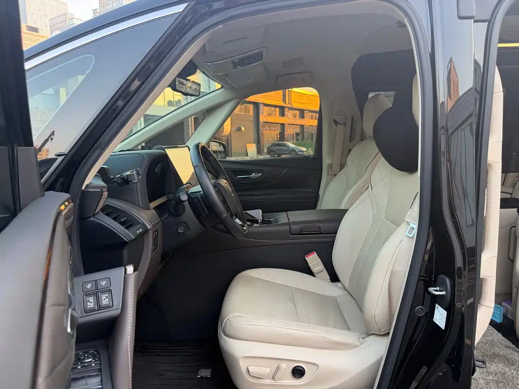 Toyota Vellfire — фото 4