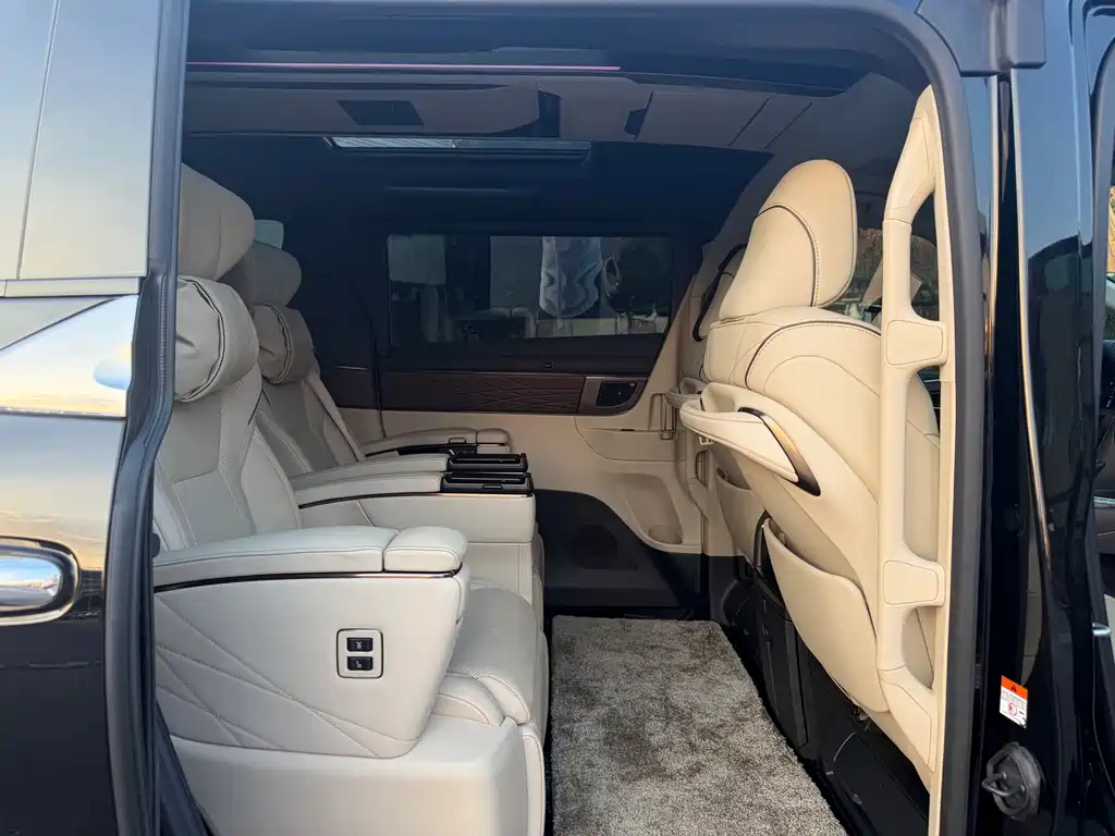 Toyota Vellfire — фото 10