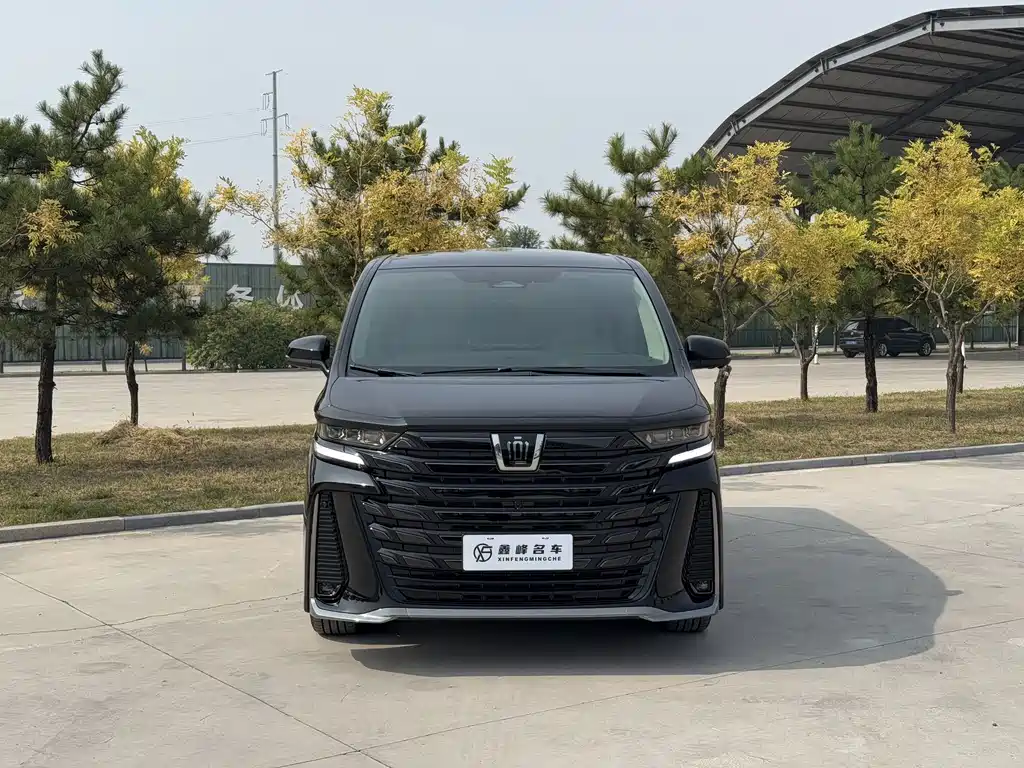 Toyota Vellfire — фото 2