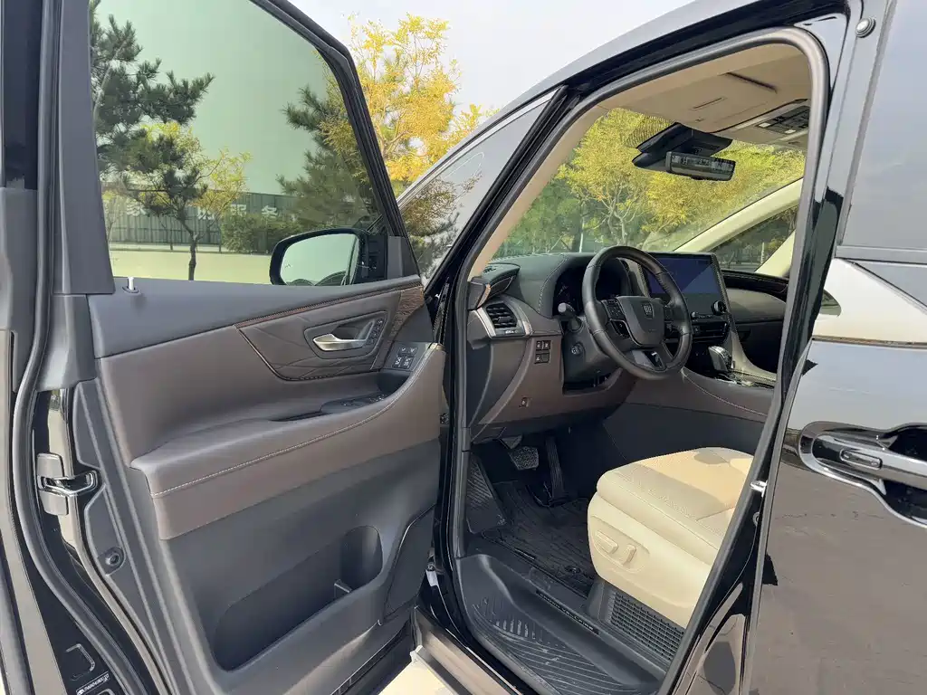 Toyota Vellfire — фото 11