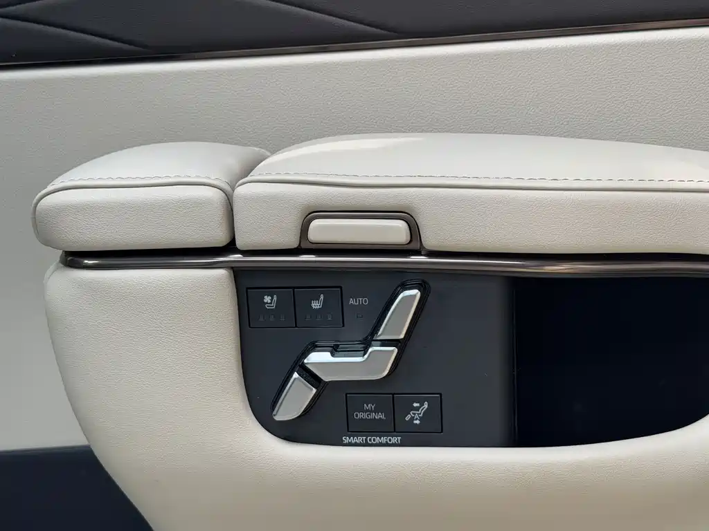 Toyota Vellfire — фото 20