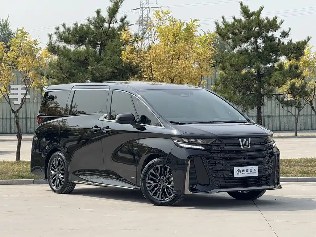 Toyota Vellfire — фото 3