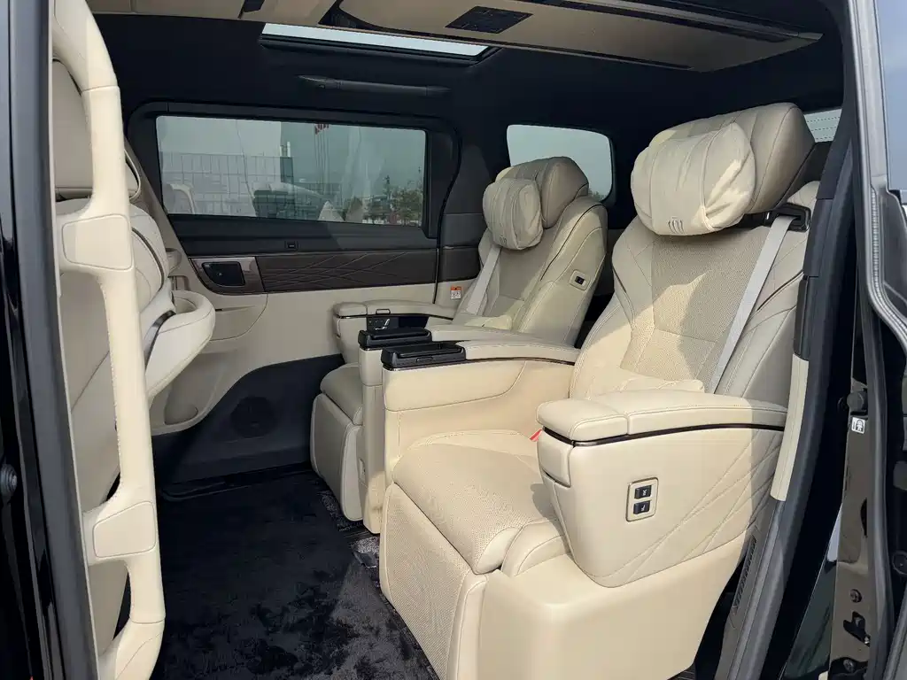 Toyota Vellfire — фото 25
