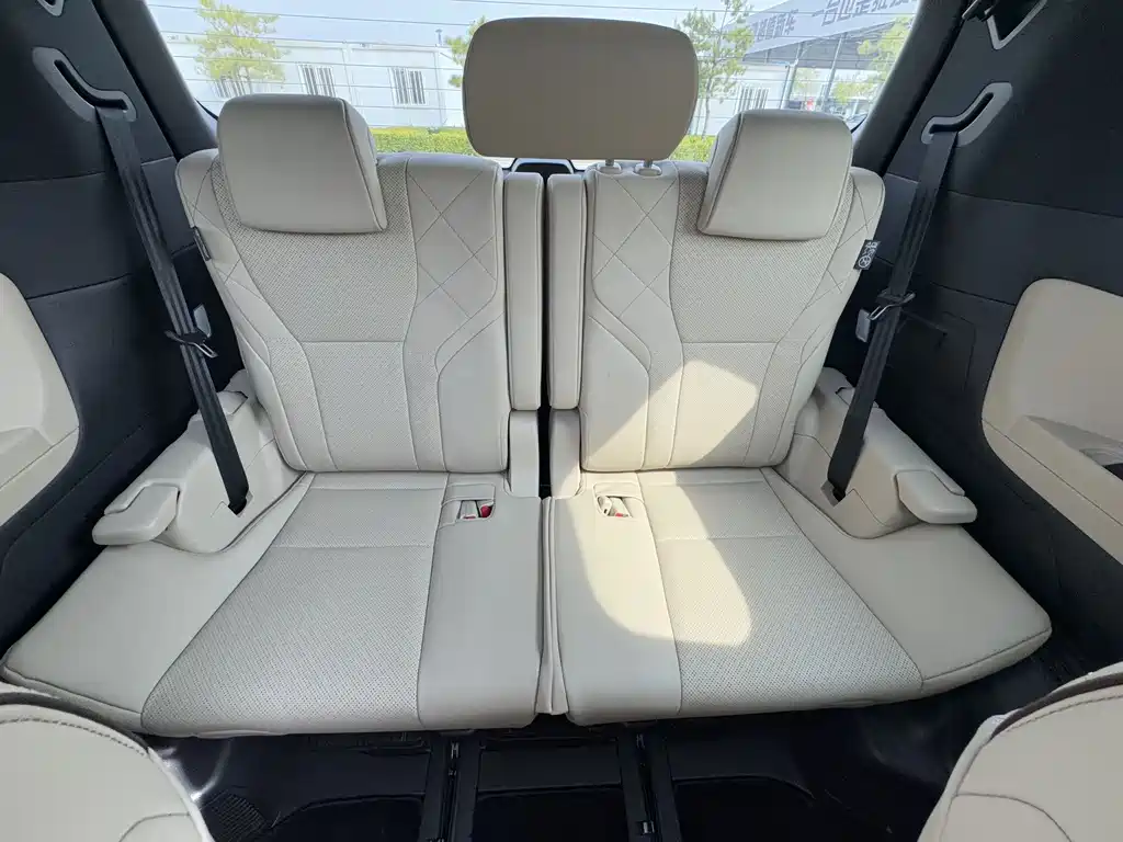 Toyota Vellfire — фото 27