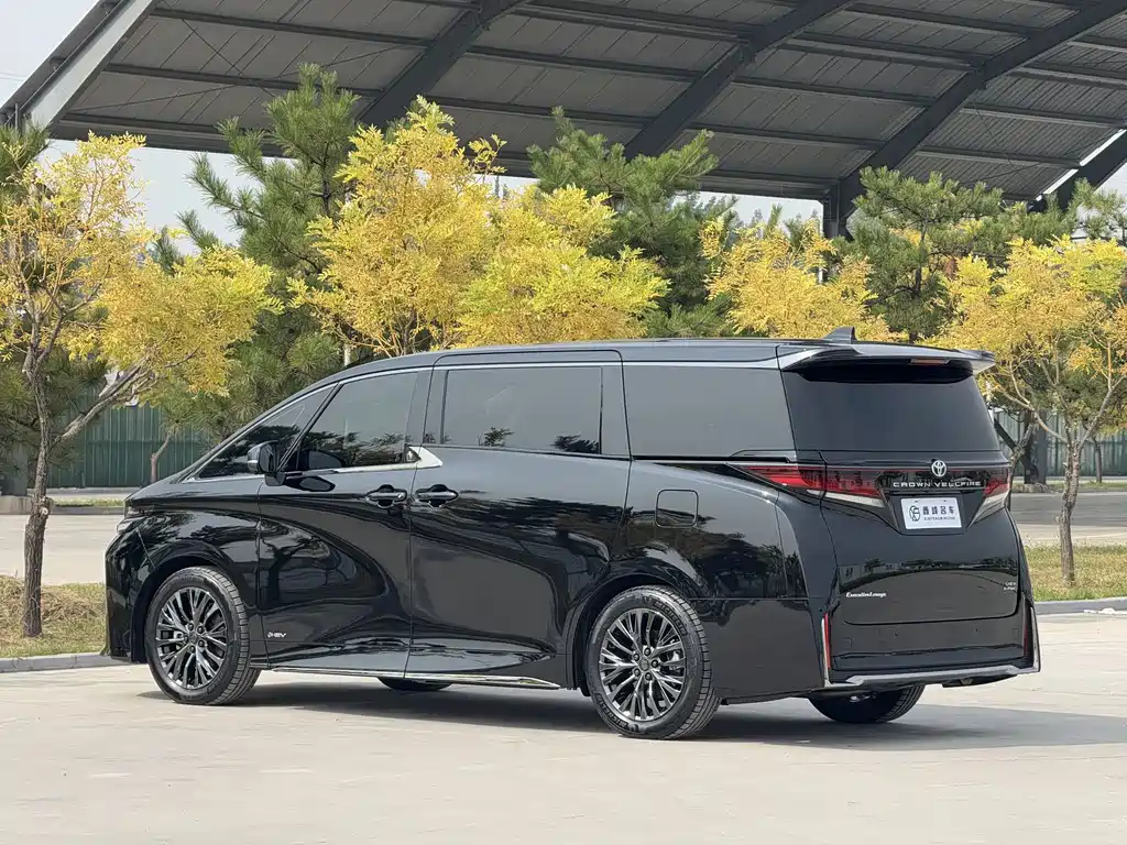 Toyota Vellfire — фото 32