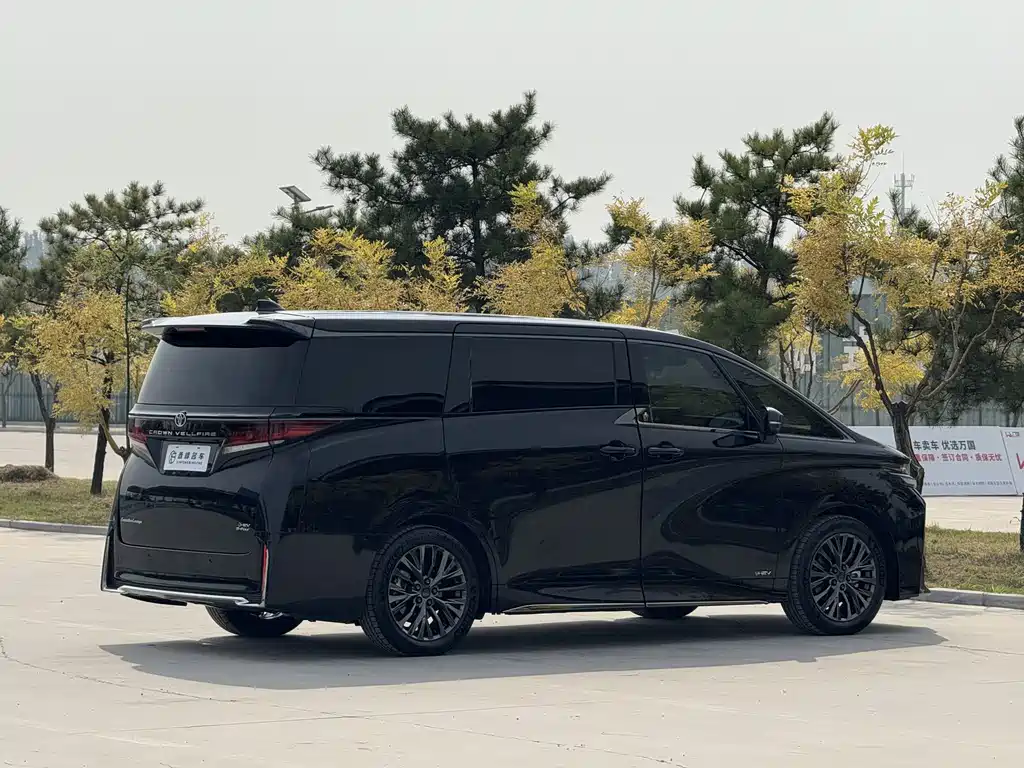 Toyota Vellfire — фото 34