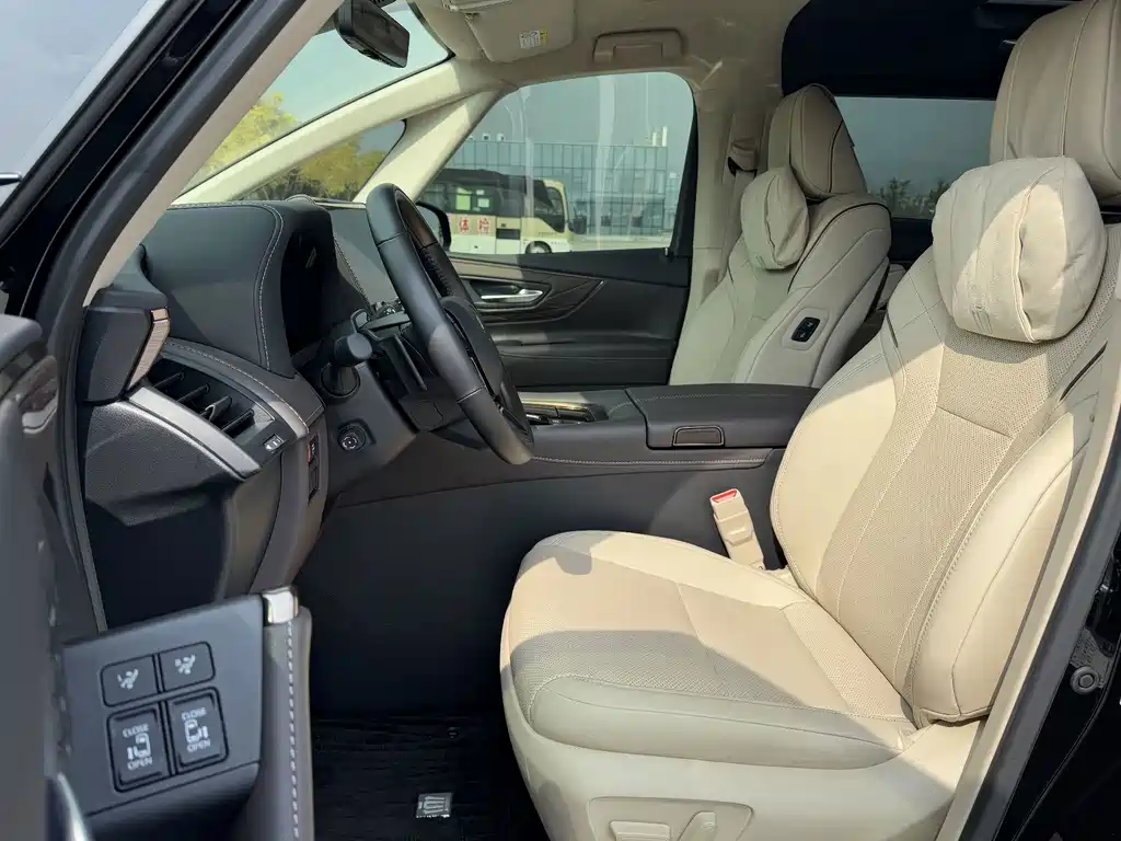 Toyota Vellfire — фото 5
