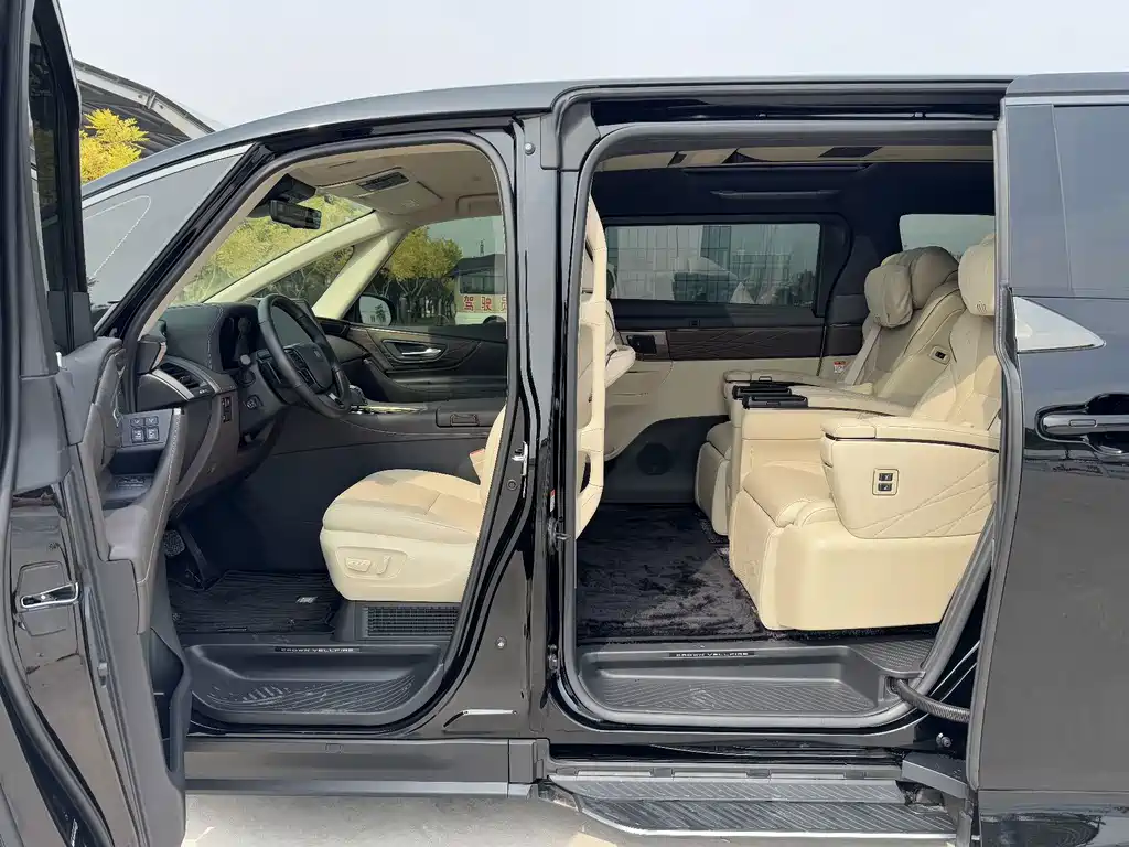 Toyota Vellfire — фото 7