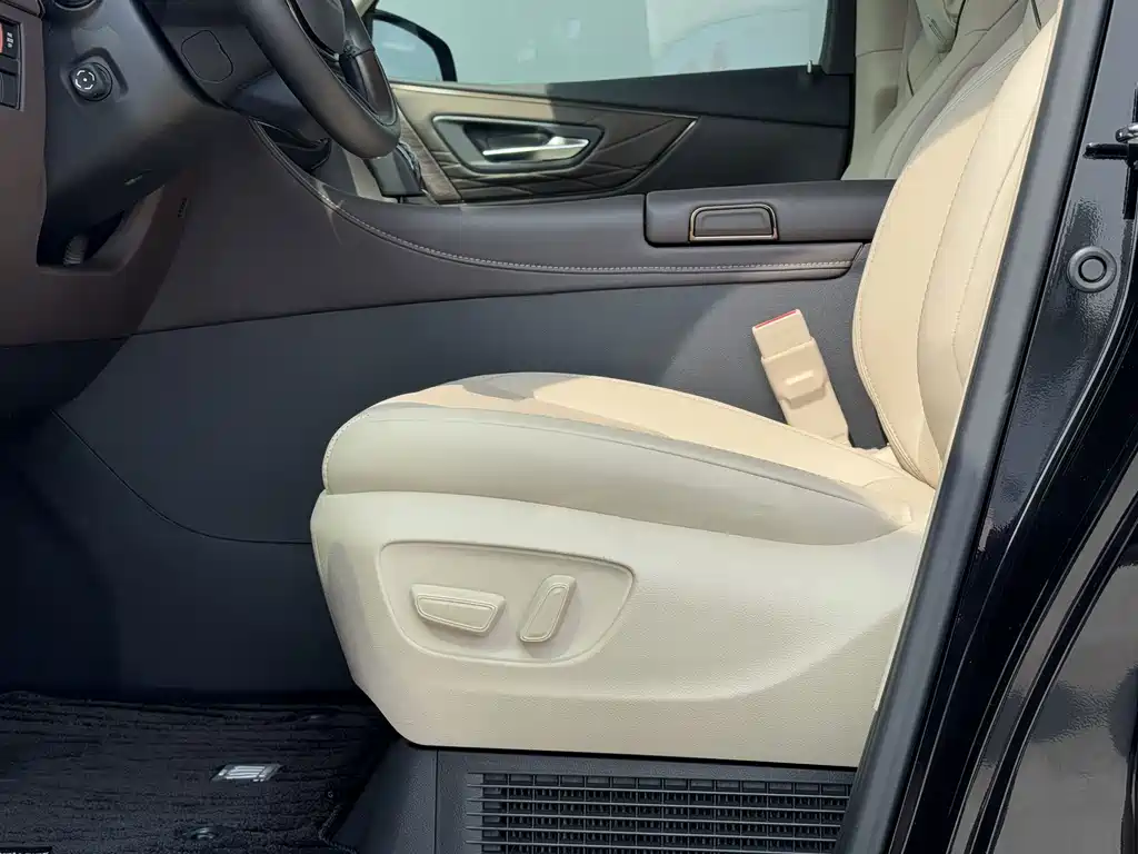 Toyota Vellfire — фото 9