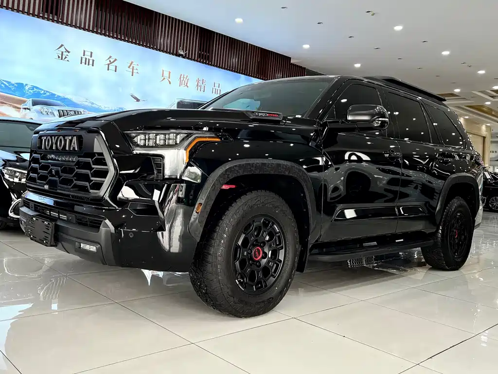 Toyota Sequoia — фото 2